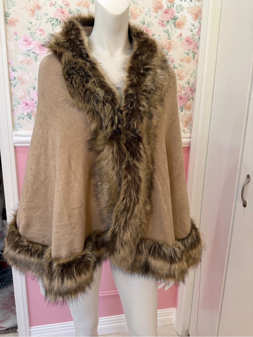 American Vintage Camel Cape with Faux Fur Trim
